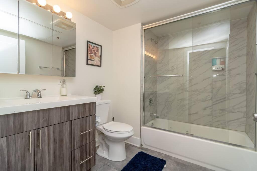 Mccormick Place Beautiful 2Br Apartment With Optional Parking Sleeps Up To 8 Near Soldier Field, Grant Park And Lakefront Trail Чикаго Екстер'єр фото