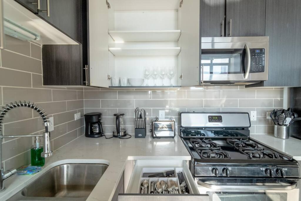 Mccormick Place Beautiful 2Br Apartment With Optional Parking Sleeps Up To 8 Near Soldier Field, Grant Park And Lakefront Trail Чикаго Екстер'єр фото